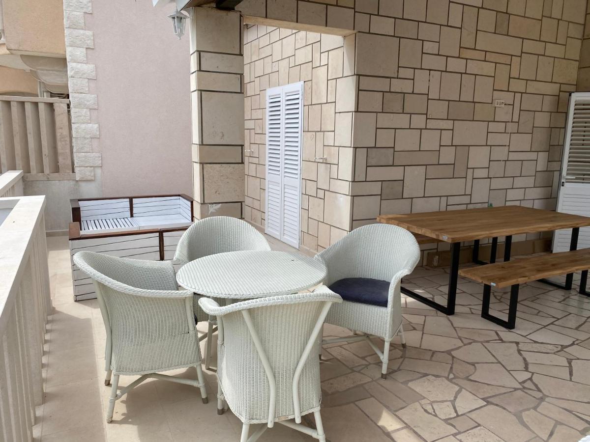 Villa Mediterra Garden & Pool Бол Екстер'єр фото